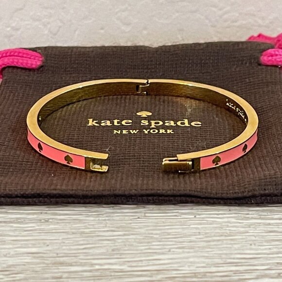 New Kate Spade Bracelet Bangle Coral Enamel Gold Spade with Pouch - Picture 4 of 9